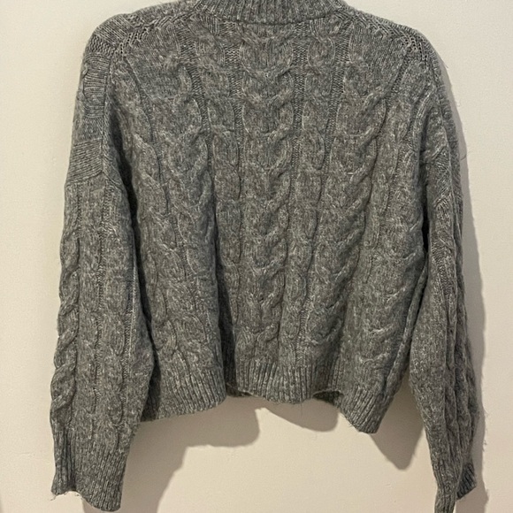 Abercrombie & Fitch Heather Gray Knit Sweater - Picture 2 of 8